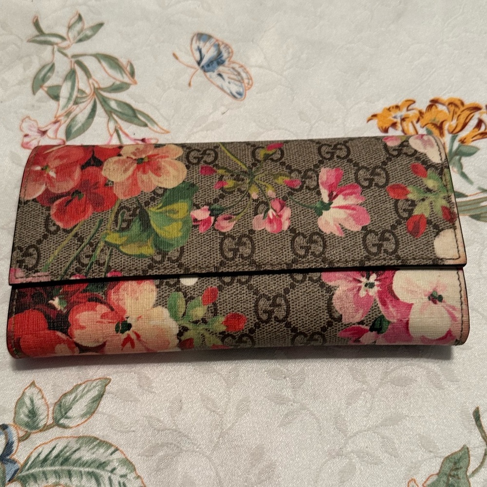 Gucci Floral Print Wallet - Red, Green, Pink, Brown